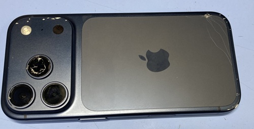 【新宿本店】iPhone17Pro背面ガラス交換+カメラレンズ交換