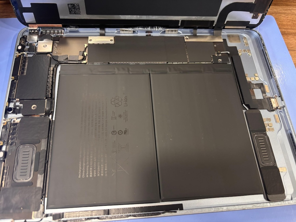 iPad Air第4世代を落として液晶不良に…即日修理しました