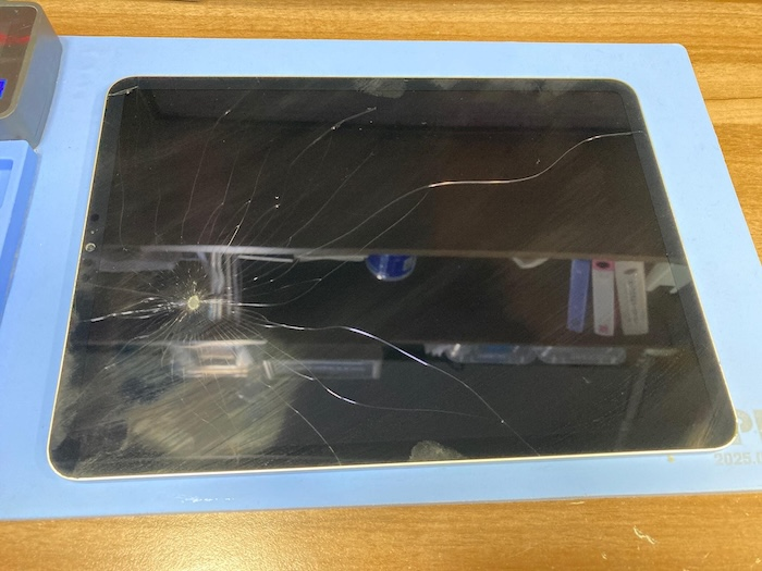 充電中に突然映らなくなったiPad Pro 11インチ（第4世代）