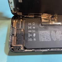 iPhone 15が突然死…「基板故障」と言われてもデータは救えます