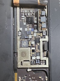 【iPhone14基盤修理】横浜でデータ復旧！成功報酬型で安心