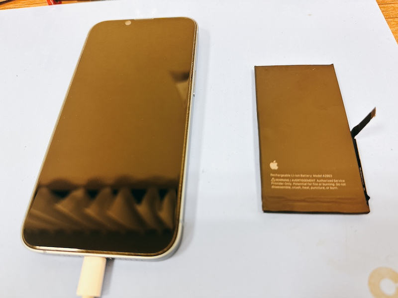 浦安よりご来店 iPhone14バッテリー交換修理のお客様
