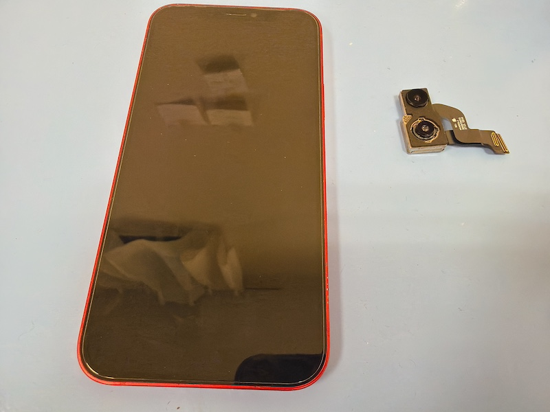新浦安よりご来店 iPhone12アウトカメラ修理のお客様