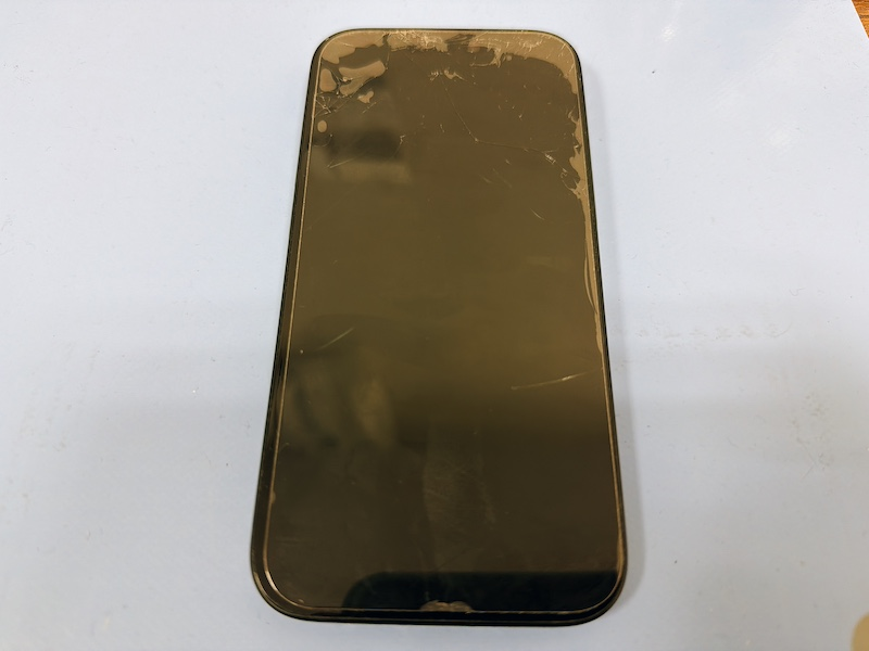 iPhone15 ガラス割れ 浦安 新浦安