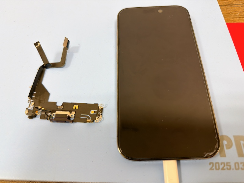市川市よりご来店 iPhone14Proドックコネクタ修理のお客様