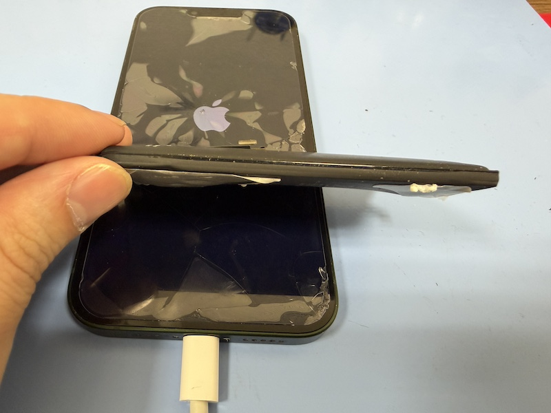 iPhone 膨張 バッテリー交換 浦安 新浦安