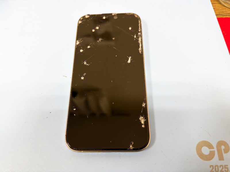 iPhone15Pro 画面割れ修理 浦安 新浦安