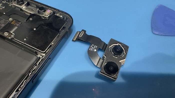 iPhone修理　高田馬場　アウトカメラ交換　ダイワンテレコム