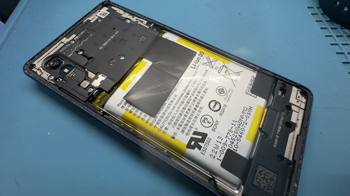 Android修理 Xperia バッテリー交換 高田馬場