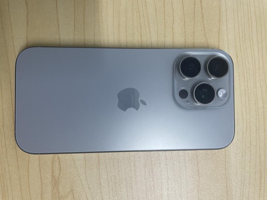 iPhone 16 Proの液晶交換修理事例