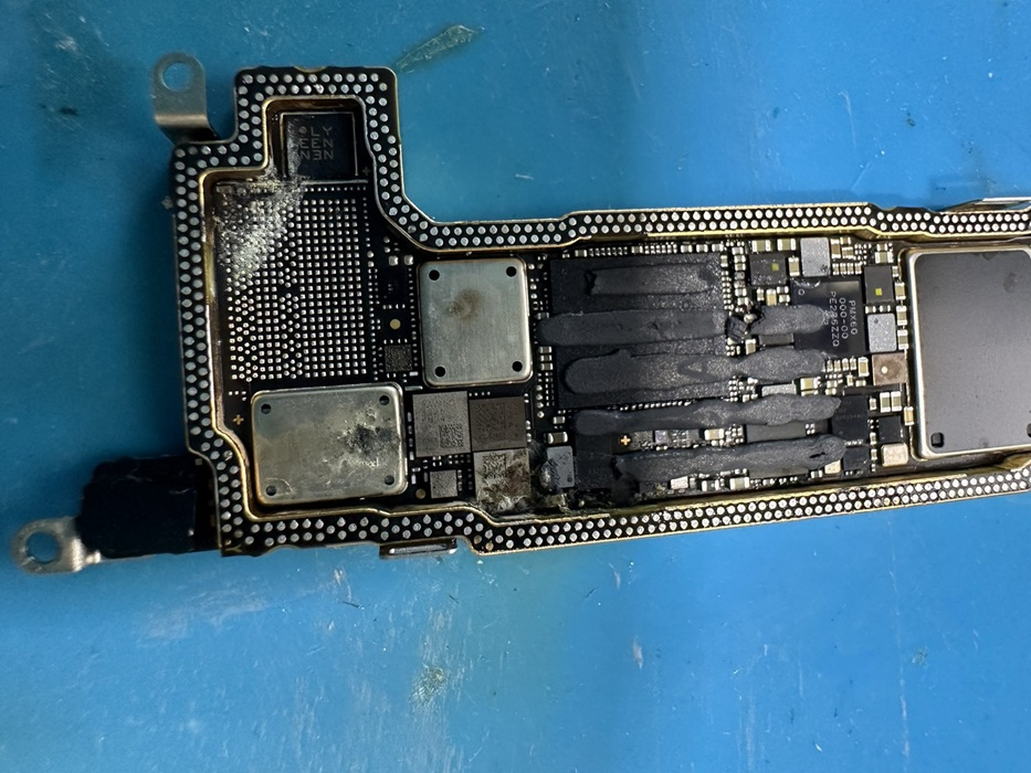 iPhone 13 miniの基板修理