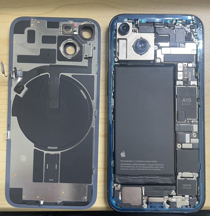 iPhone 14のアウトカメラ交換修理事例