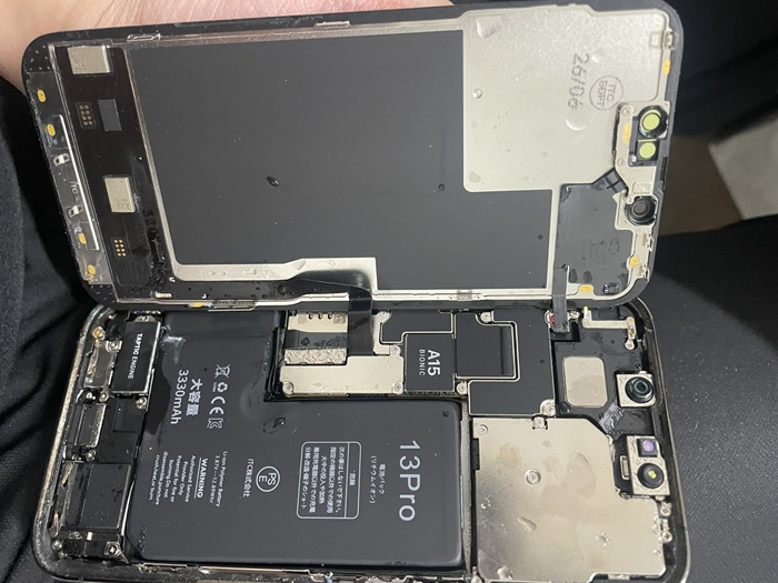 iPhone 13Proの重度水没による基板修理