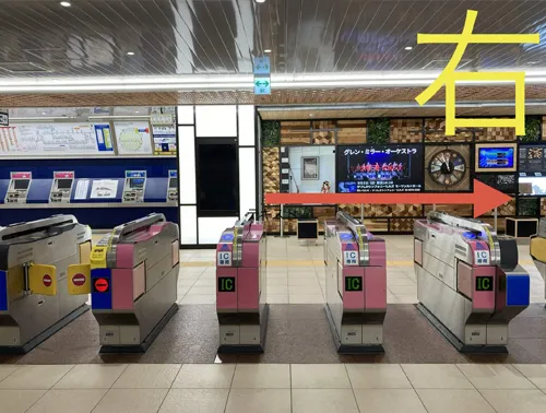 京成青砥駅の改札を出て右に向かいます。