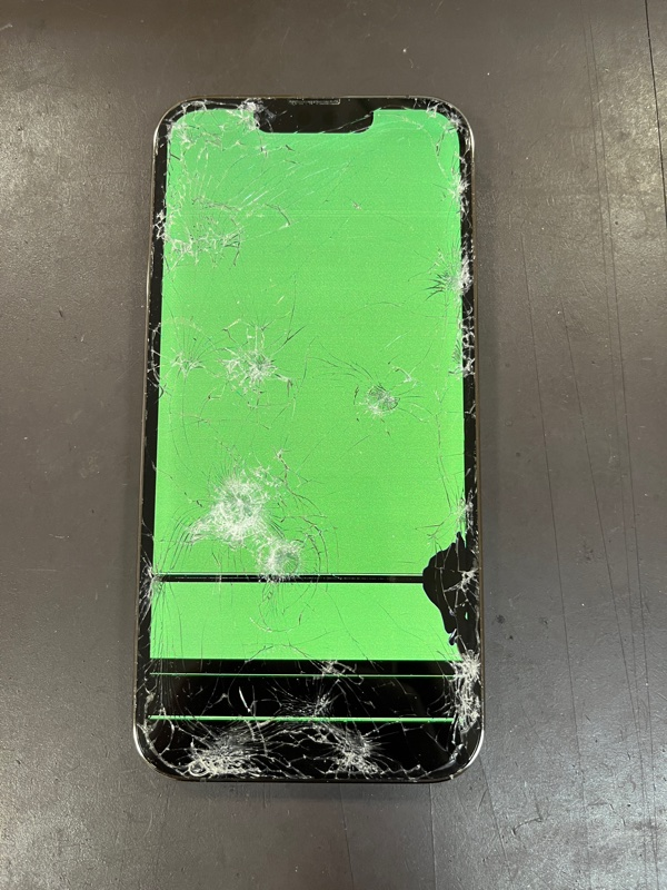 【iPhone13pro】車で踏んでしまった操作不能状態から復旧！