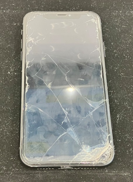 【iPhone XR】液晶修理（フロントパネル交換）6,400円