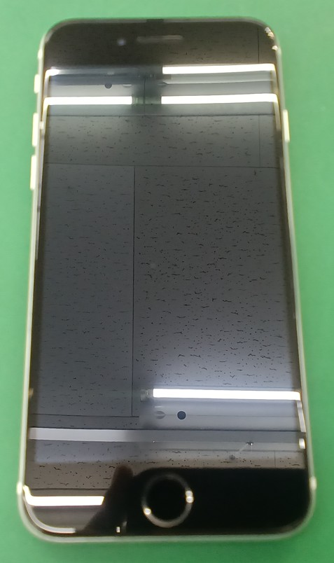 【iPhone SE2】フロントパネル（LCD）交換修理・6,800
