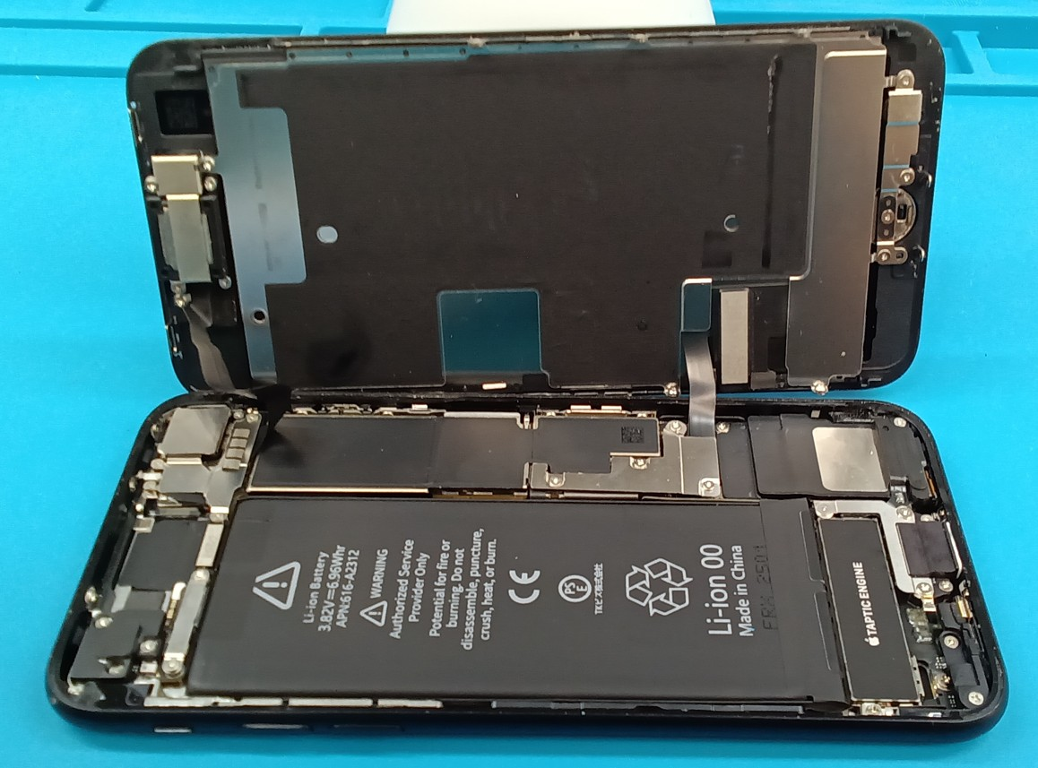 【福井日之出店】iPhone SE2 バッテリー交換 4,800円