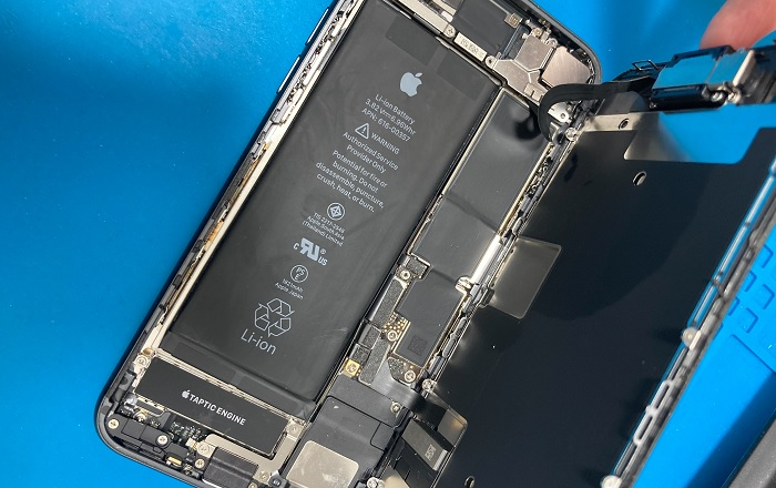 iPhoneSE2のバッテリー持ちが悪い…即日バッテリー交換OK！