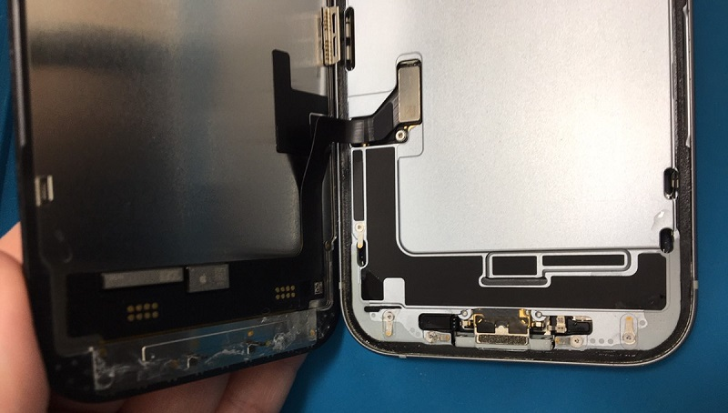 水没してから画面が映らなくなったiPhone14を修理して復旧！