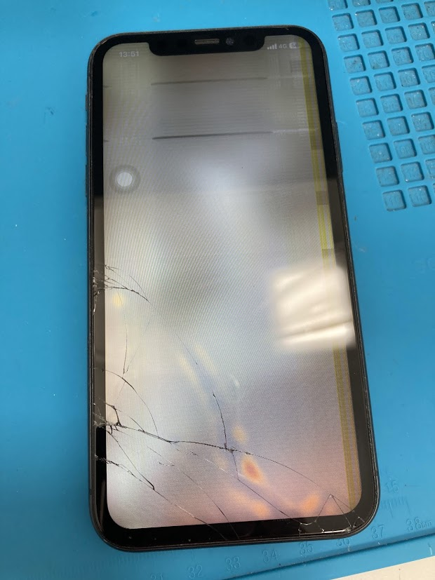 iPhoneの画面割れとバッテリー修理を即日修理でお返し！