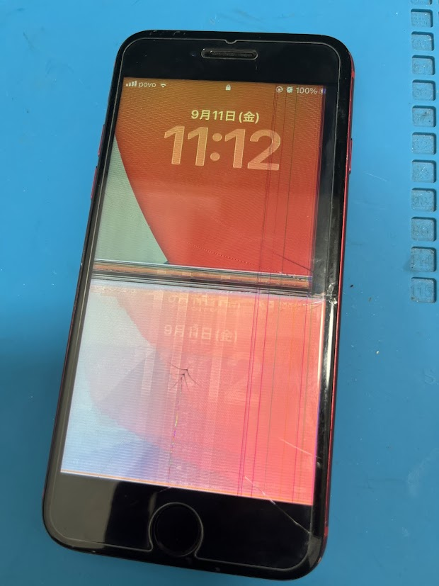 【梅田】iPhoneSE3の液晶破損修理！ポケット圧迫による表示不良