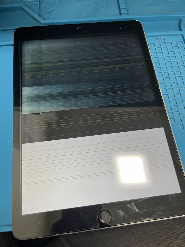 【梅田】iPad第9世代の液晶表示不良修理！データそのまま即日完了