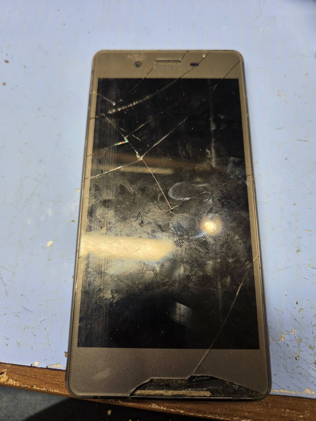 Xperia X Performanceの画面交換について