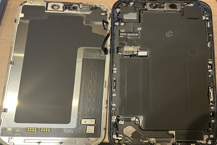 1年未満で有機ELパネル破損したiPhone17Proの修理！