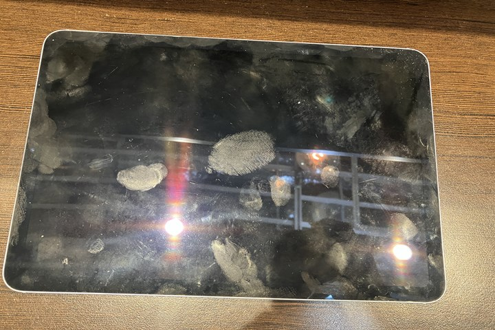 起動不可！充電も認識していないiPadAir4の修理をご紹介！