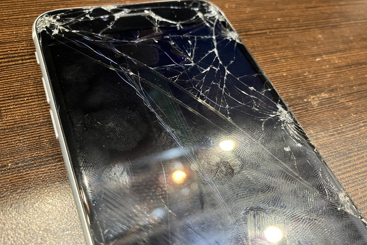 iPhoneSE2 画面破損 液晶破損 交換修理 ダイワンテレコム渋谷店 修理前