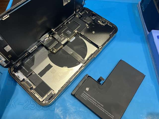 電池持ちが急激に悪化！即日でiPhone13Proの電池交換へ！