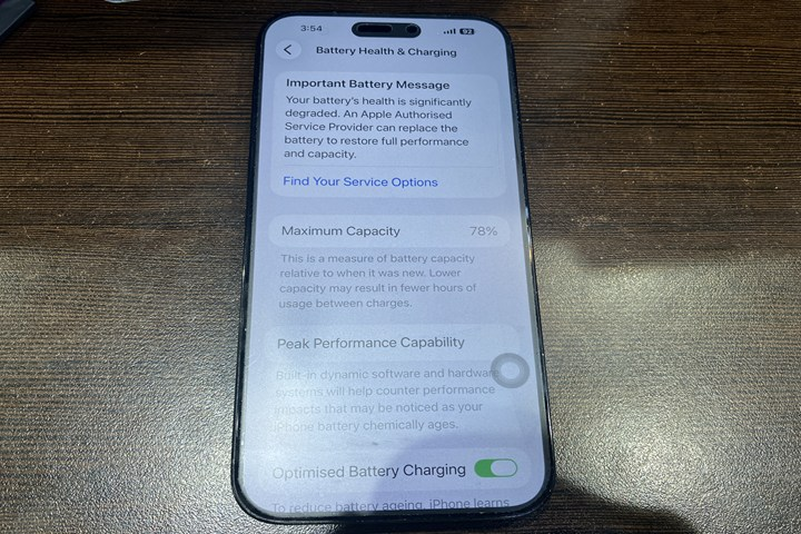 電池持ちが悪くなったiPhone14ProMax！海外旅行中のお客様