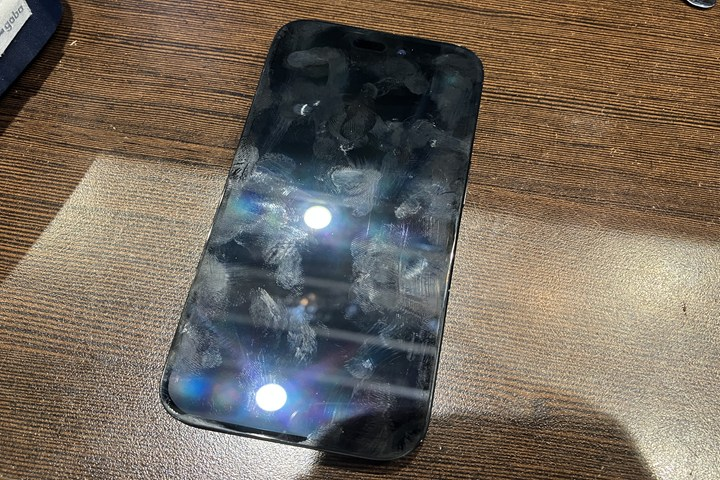 iPhone16 画面故障 有機EL故障 OLED故障 即日修理 ダイワンテレコム渋谷店 修理前
