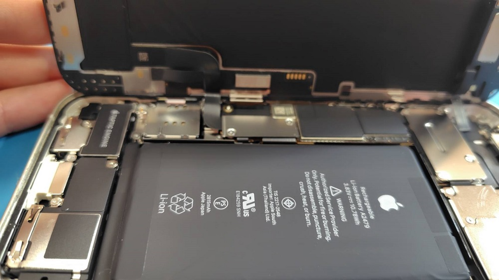 iPhone12もバッテリー交換でまだまだ活躍できます！