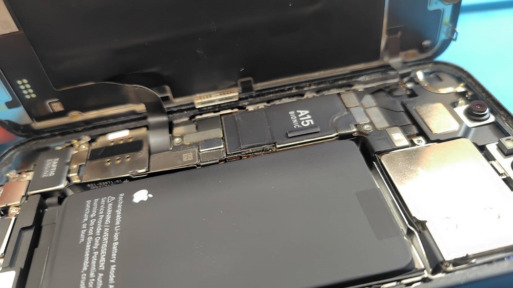 iPhone13miniのバッテリー交換はダイワンテレコムで