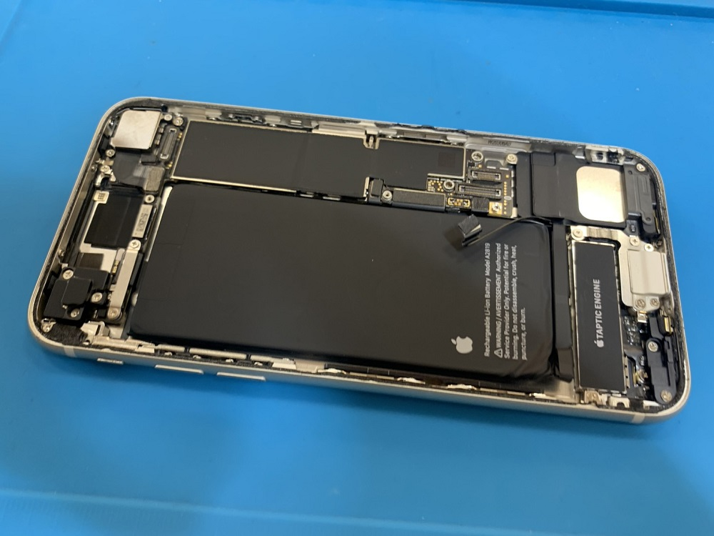 まだまだ現役！iPhoneSE3のバッテリー交換