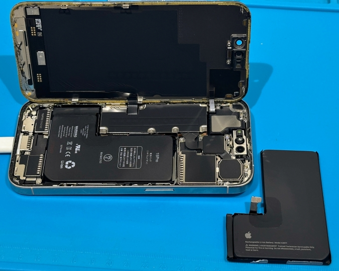 iPhone15Proバッテリー交換