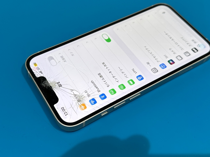 iPhone13　画面割れ