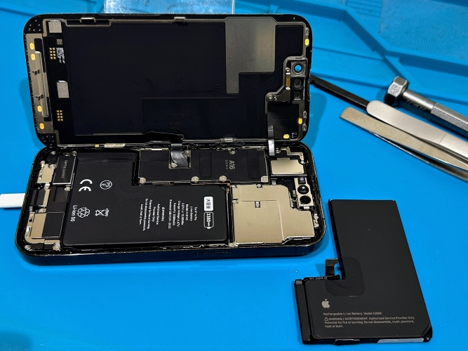 【iPhone14Pro】大容量バッテリーで充電が持たない悩みを改善