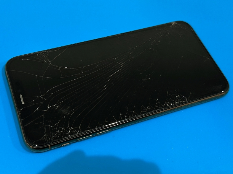 iPhone11 Pro Max ブラックアウト修理｜名古屋・栄
