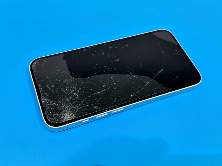 iPhone17e画面が映らない！液晶不良を有機ELパネルで交換修理