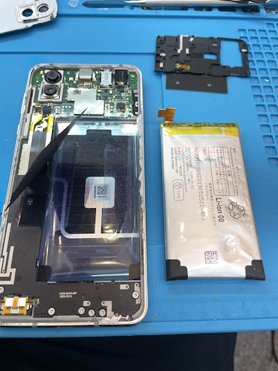 AQUOS R3　SHV44 SH-04L 電池交換