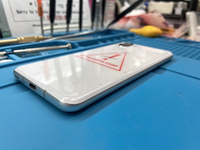 AQUOS R3　SHV44 SH-04L バックパネル交換