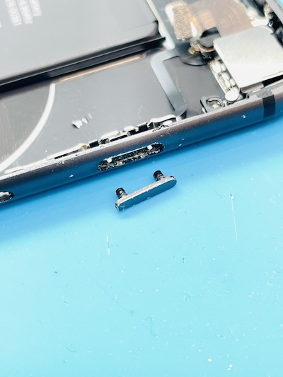 iPhone7 スリープボタン交換