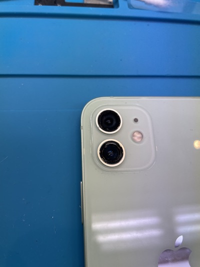 iPhone12 リアカメラレンズ割れ