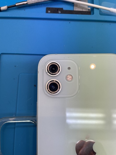iPhone12 リアカメラレンズ割れ
