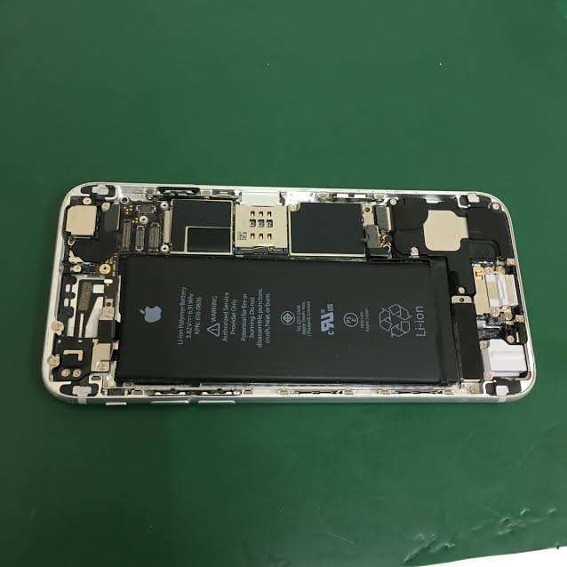 iPhoneのバッテリーを長持ちさせる事を、無駄な抵抗かもしれませんが考えてみる(´・ω・`)