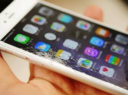 バキバキのiPhone、略して「バキフォン」