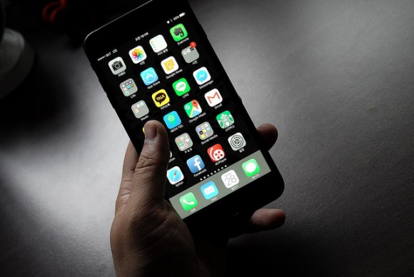 2017年前半のiPhone占有率とiPhone8の価格！！